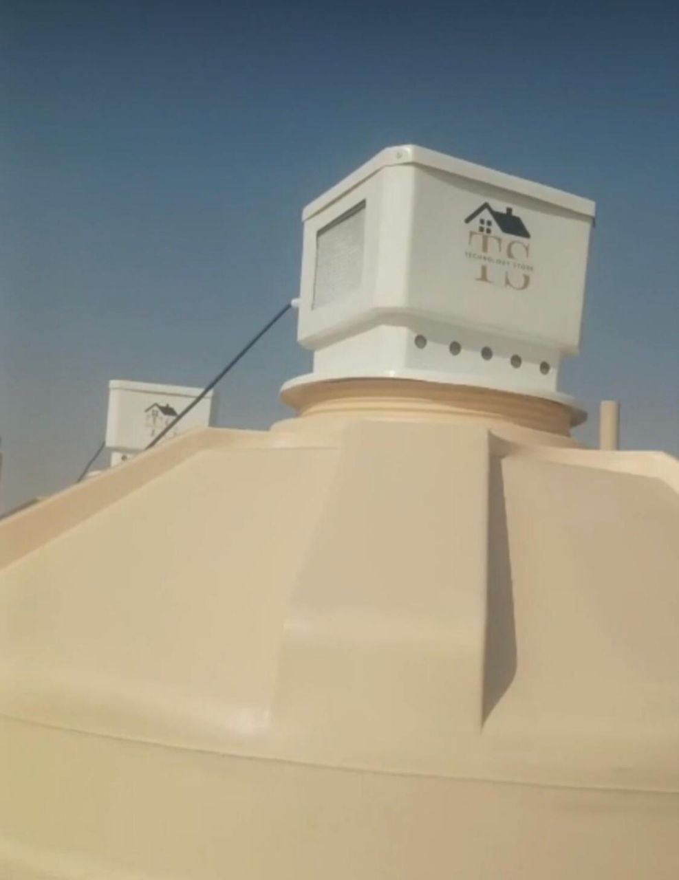 مبرد خزان أكواكولر